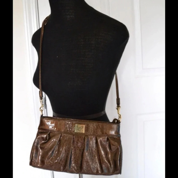NWOT Anne Klein cross body clutch - Picture 2 of 4
